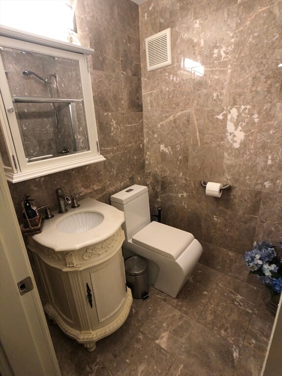 Building Photo - 186 Beacon St