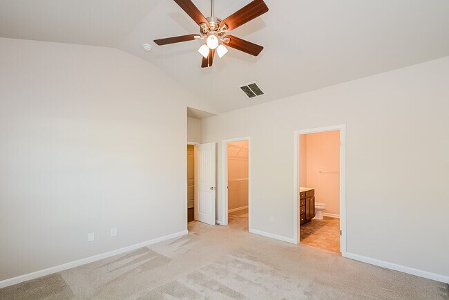 Building Photo - 288 Lakemont Dr