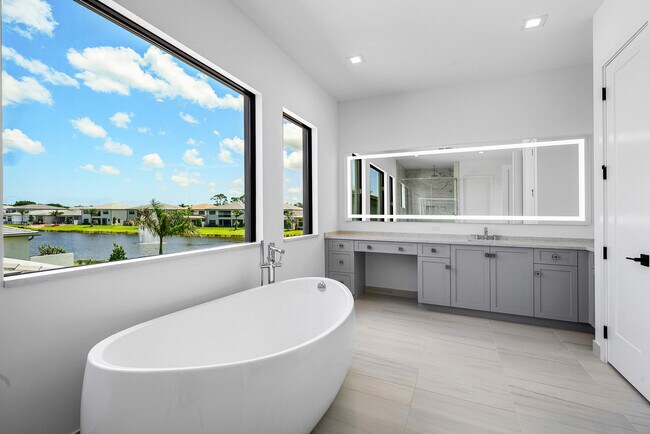 Building Photo - 9516 Riverside Pk Dr