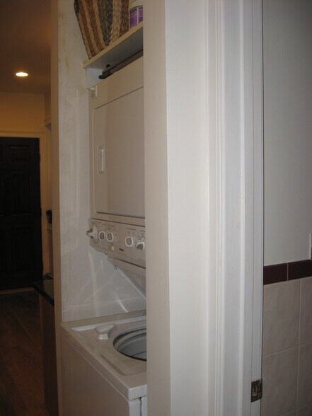 Building Photo - 88 Pleasant St