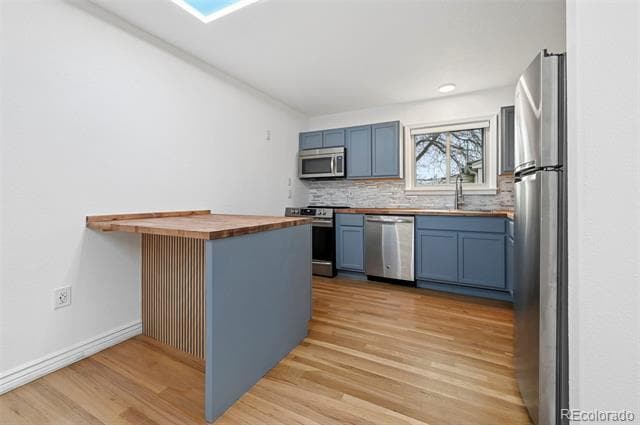 Building Photo - 309 Redwood Dr