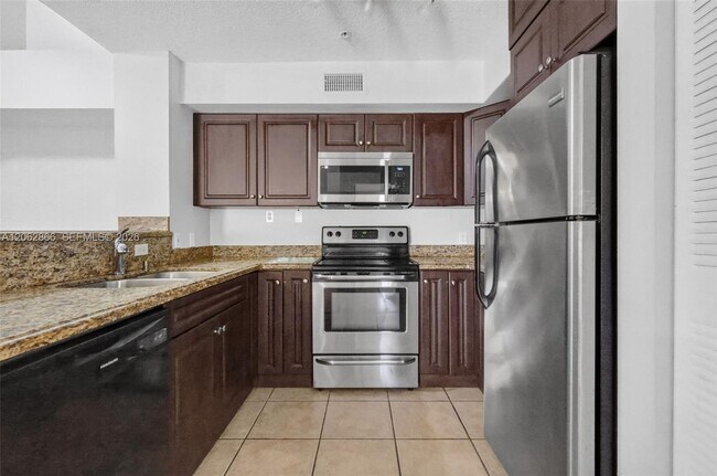 Building Photo - 7808 Sonoma Springs Cir