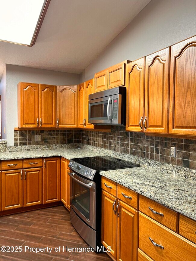 Building Photo - 2284 Champlain Ave