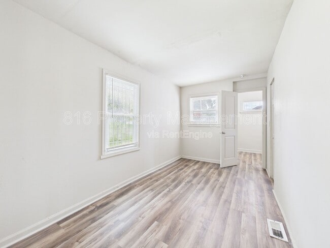Building Photo - 5100 Brooklyn Ave