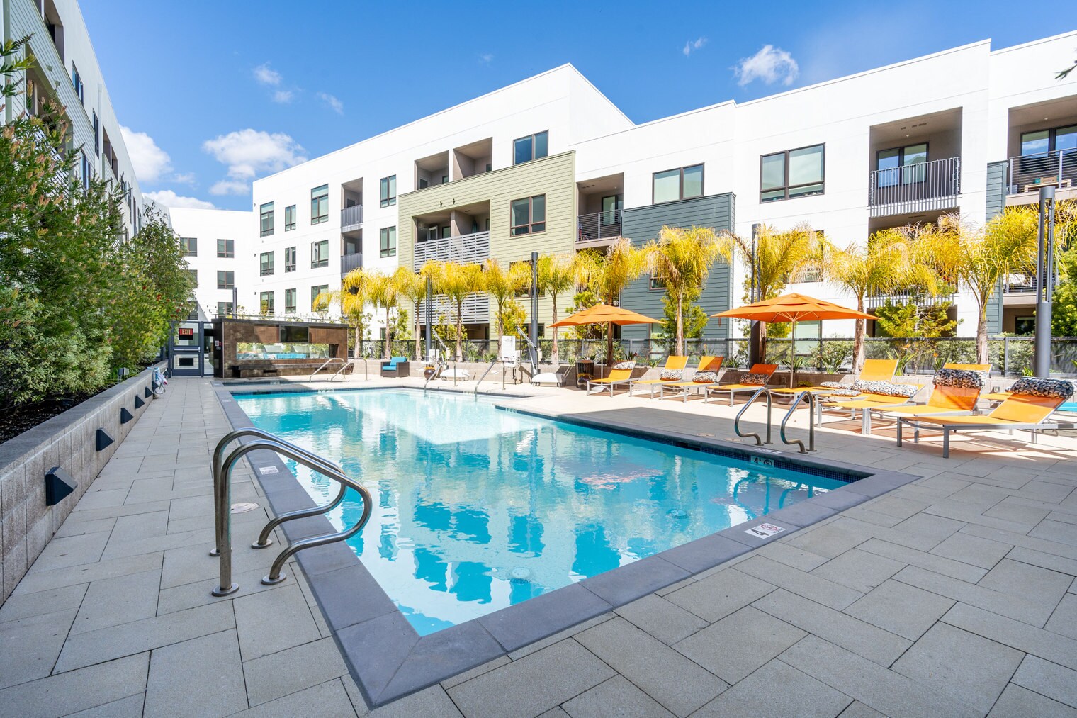 Building Photo - 1800 Lacassie Ave