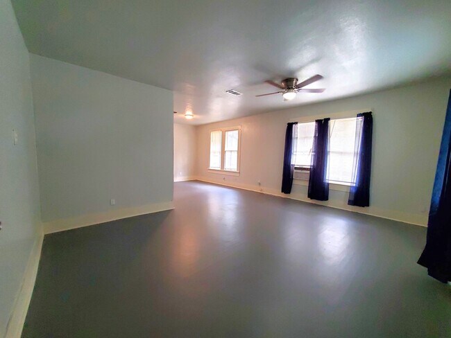 Building Photo - 4358 Kenneth Ave, Beaumont, TX 77705