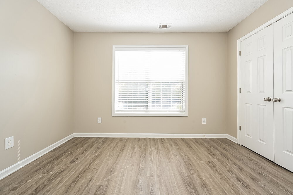 Building Photo - 1374 Buckingham Dr