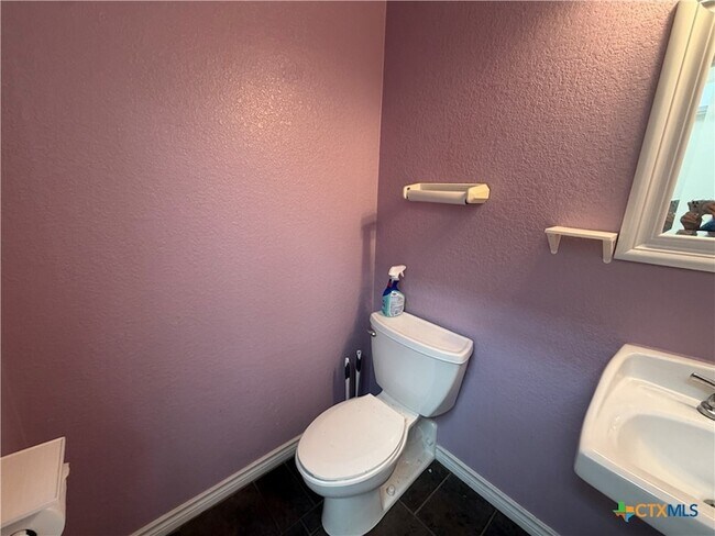 Building Photo - 1707 Pontotoc Trce