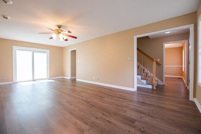 Building Photo - Pet Friendly Three Bedroom with Bonus!