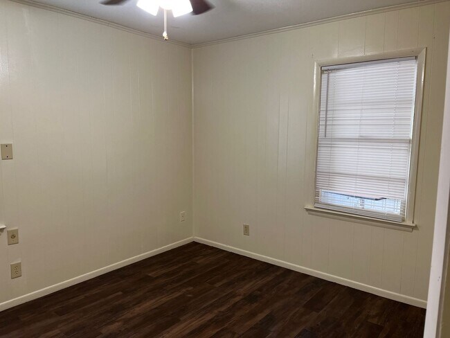 Building Photo - 3BR/1BA off Shed Road in Bossier City