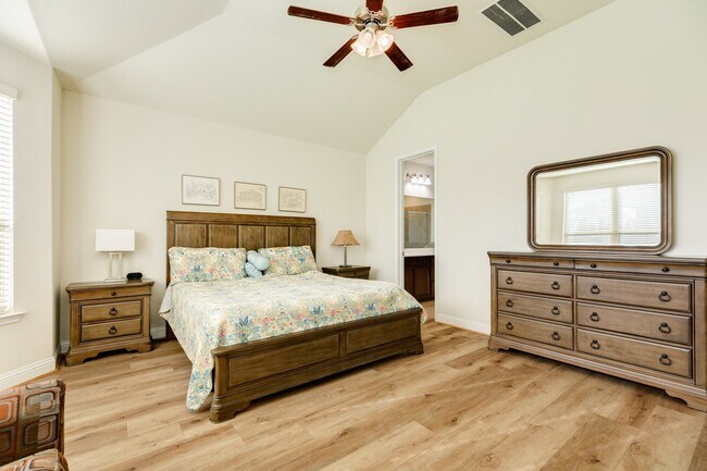 Building Photo - 2329 Vineyard Terrace Ln