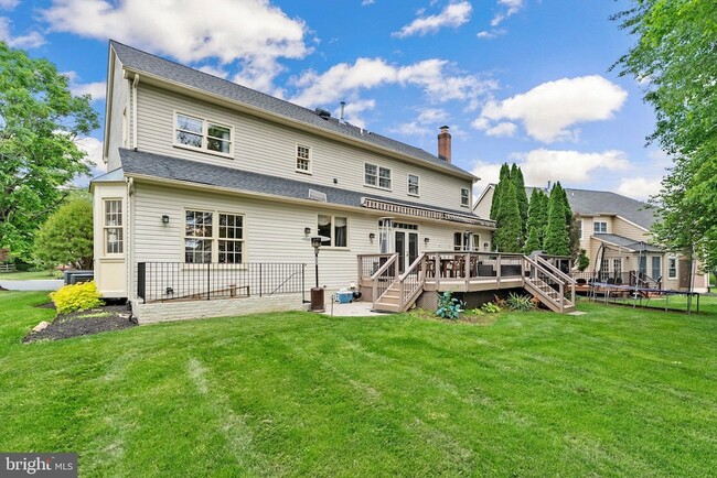 Building Photo - 4 Yellow Plum Ct