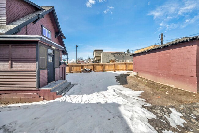 Building Photo - FULLY FURNISHED & BEAUTIFULLY REMODELED CLASSIC HOME NEAR UNR WITH UNBEATABLE I-80 ACCESS