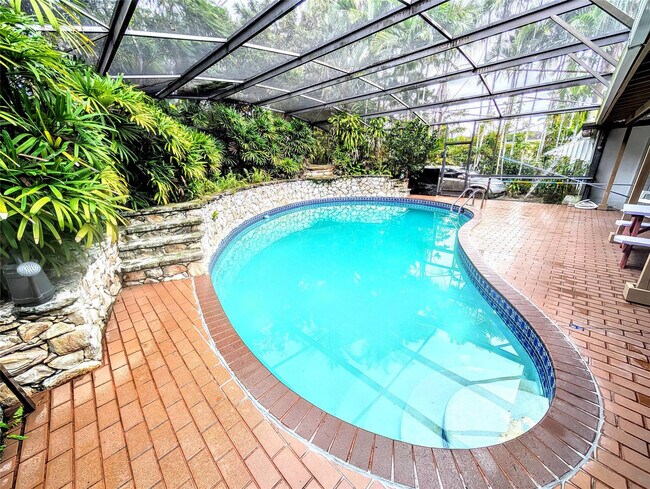 Primary Photo - 169 Palmetto Dr