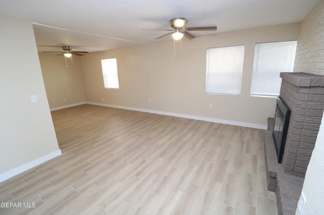 Building Photo - 536 Bataan Cir