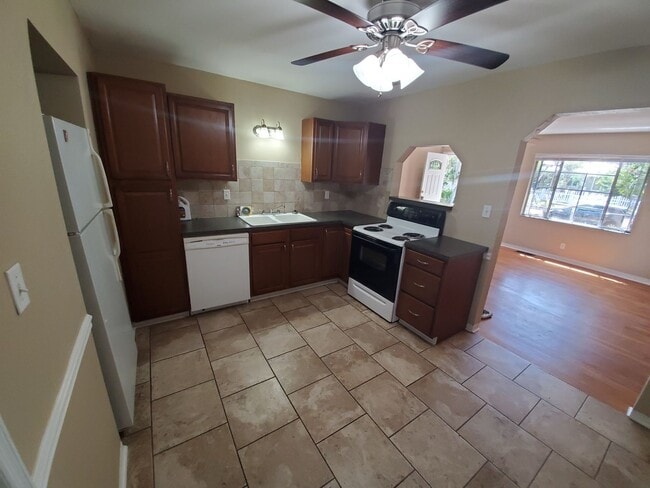 Building Photo - Two Bedroom House with carport