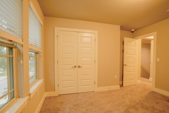 Building Photo - 10604 Wills Lp