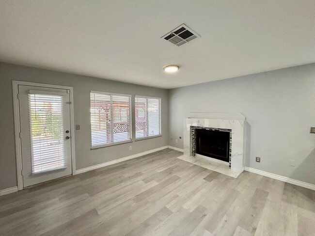 Building Photo - Beautiful 4 bedroom house in Summerlin