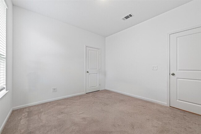 Building Photo - 8111 Star Ter Dr
