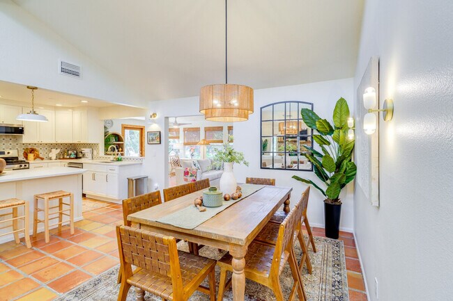 Building Photo - 113 Margarita Rd