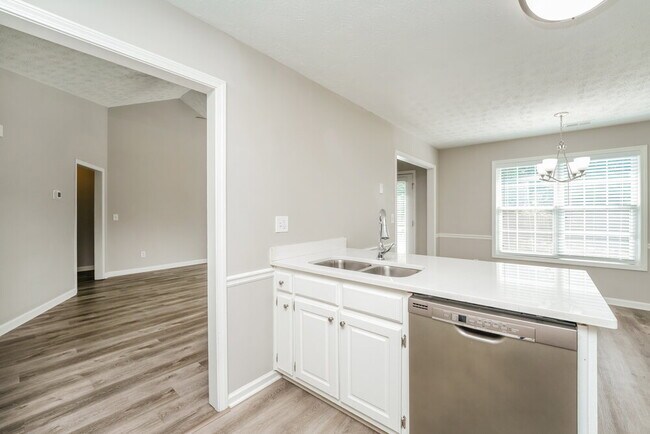 Building Photo - 1530 Range Heights Terrace