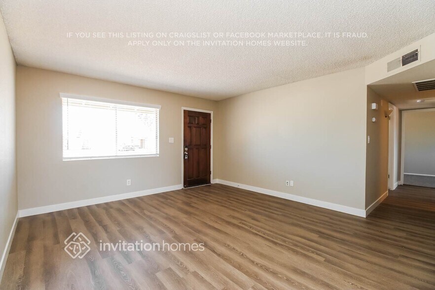 Building Photo - 1205 W El Alba Way