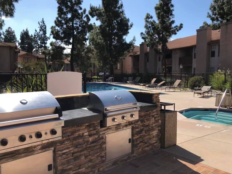 BBQ Area - 12035 Alta Carmel Ct