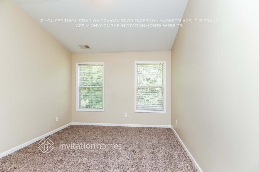 Building Photo - 505 Lakeside View