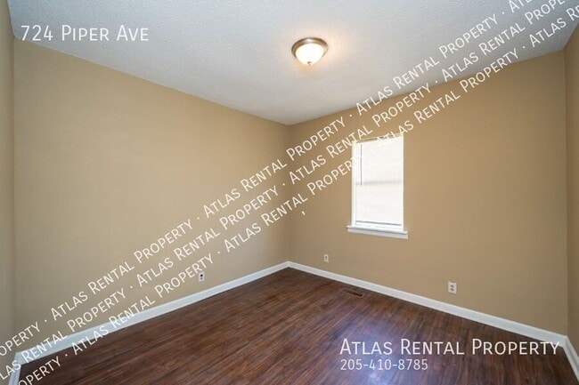 Building Photo - 724 Piper Ave