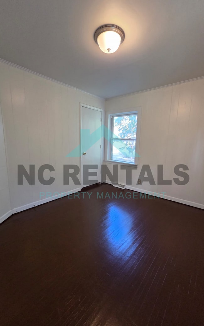 Building Photo - 1012 Nancy Ln SE