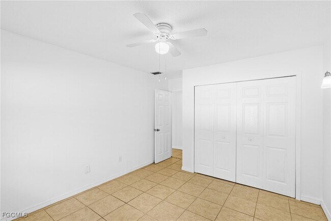 Building Photo - 6004 Deming Ave