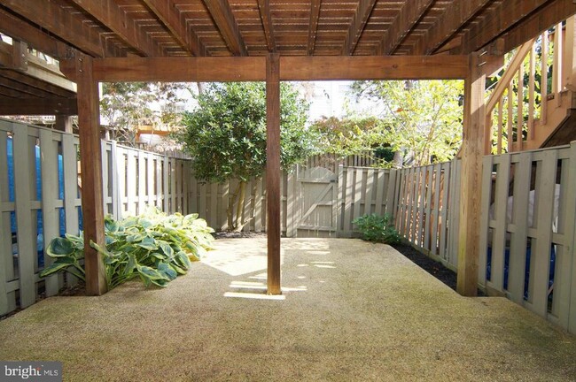 Building Photo - 6581 Cypress Point Rd