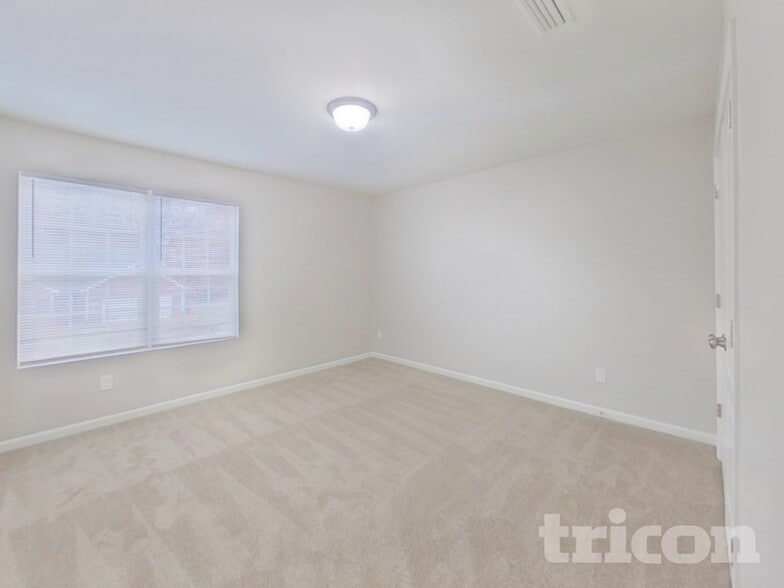 Building Photo - 11335 Breezehill Ln