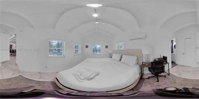 Building Photo - 15 NE 95th St