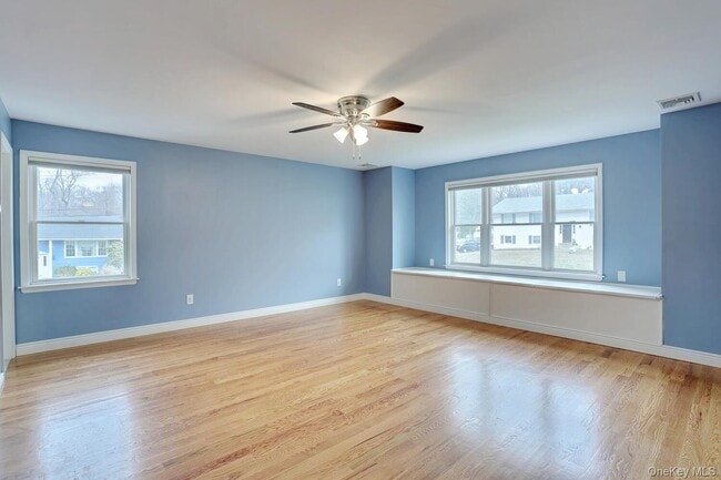 Building Photo - 6 Hemlock Ln