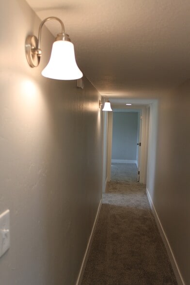 Building Photo - 429 W 2700 S