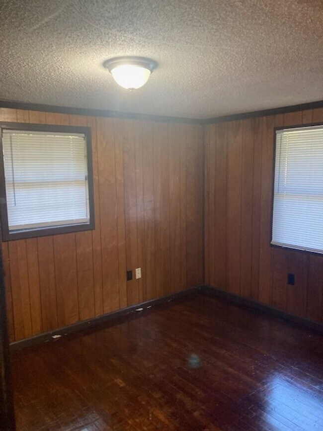 Building Photo - 356 Live Oak Ave