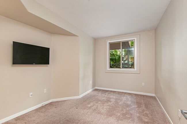 Building Photo - 1 Bedroom centrally located in Little Italy!!