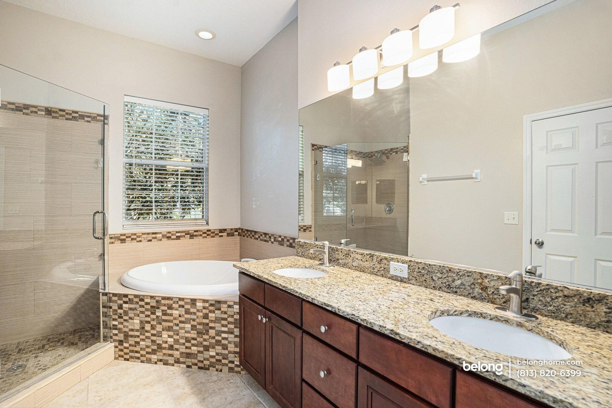 Building Photo - 7554 Tamarind Ave