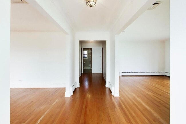 Building Photo - 545 Thatcher Ave