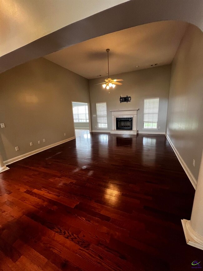 Building Photo - 306 Hummingbird Ln