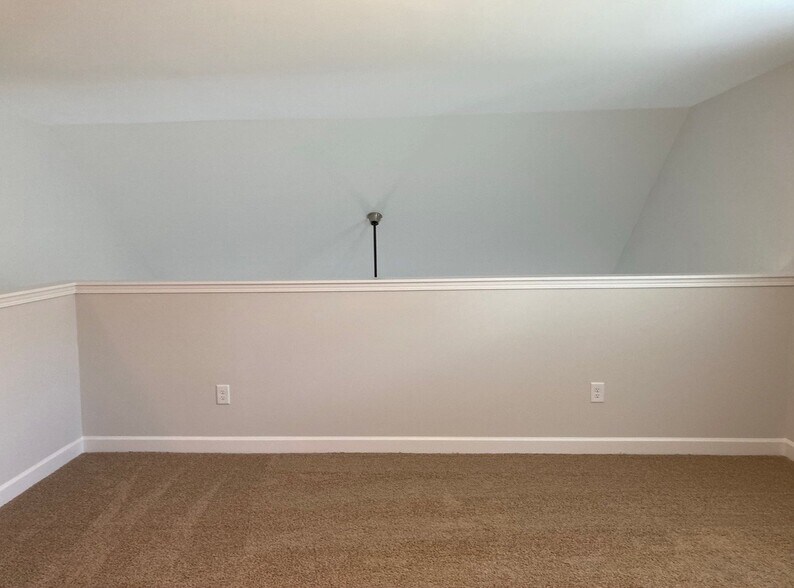 Building Photo - 1160 Camellia Dr