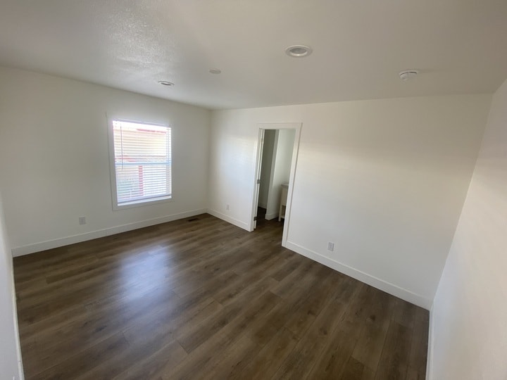 Building Photo - 2060 N Center St