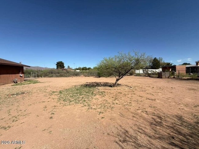 Building Photo - 3105 E 14th St