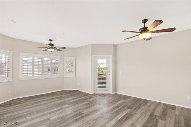 Primary Photo - 833 Aspen Peak Loop