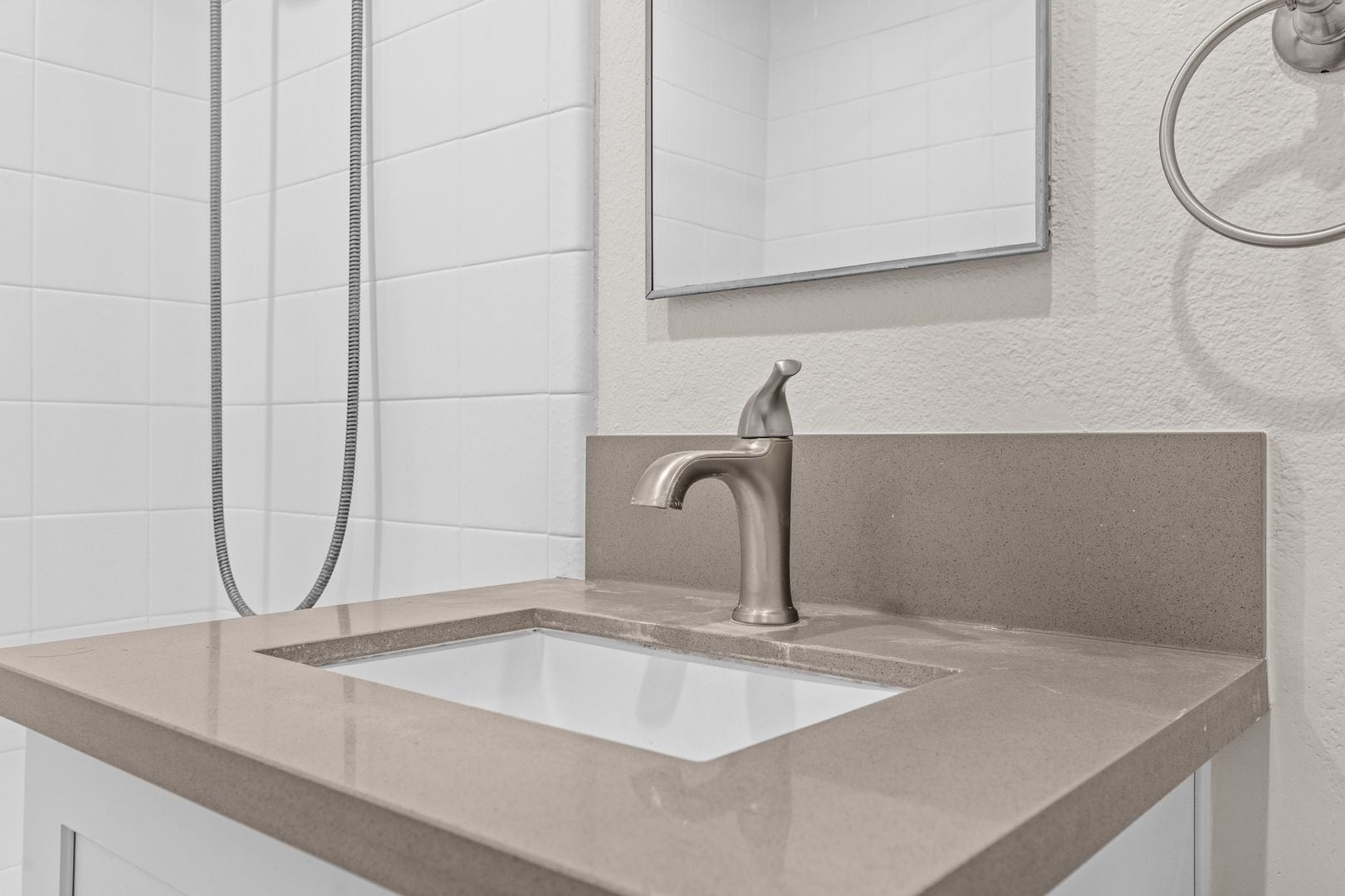 Building Photo - 1711 E Appleton St