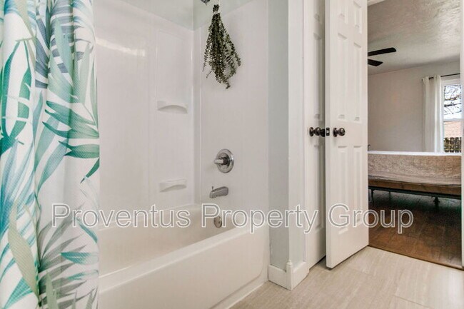 Building Photo - 3661 London Rd