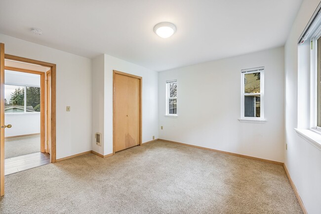 Building Photo - One Level Lifestyle in Snohomish
