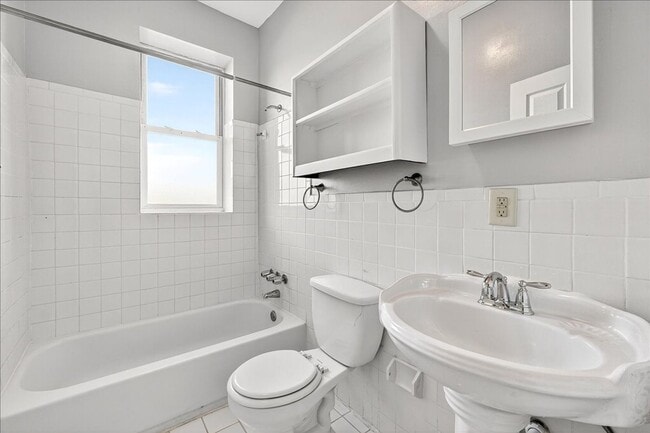 Building Photo - SUITE LIFE OF LONDON TILDEN