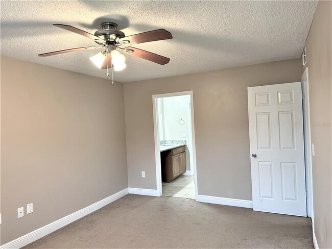 Building Photo - 5057 Vineland Rd